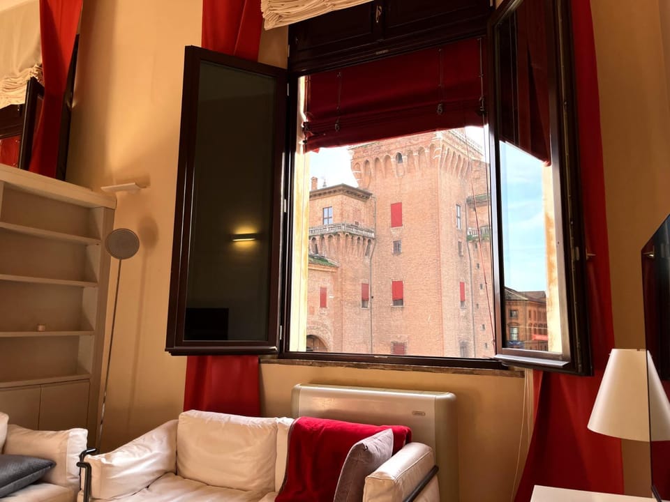 View (from property/room), Photo of the whole room, Landmark view, Street view