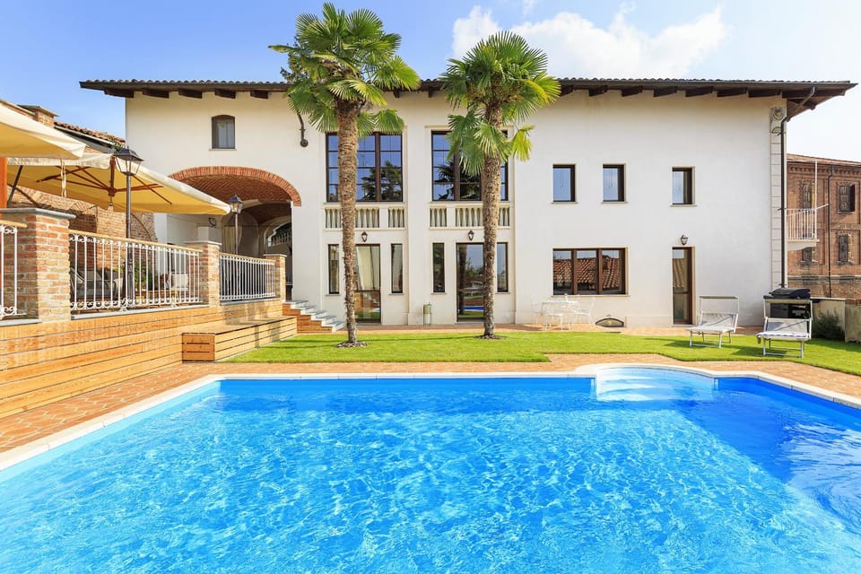 Property building, Swimming pool