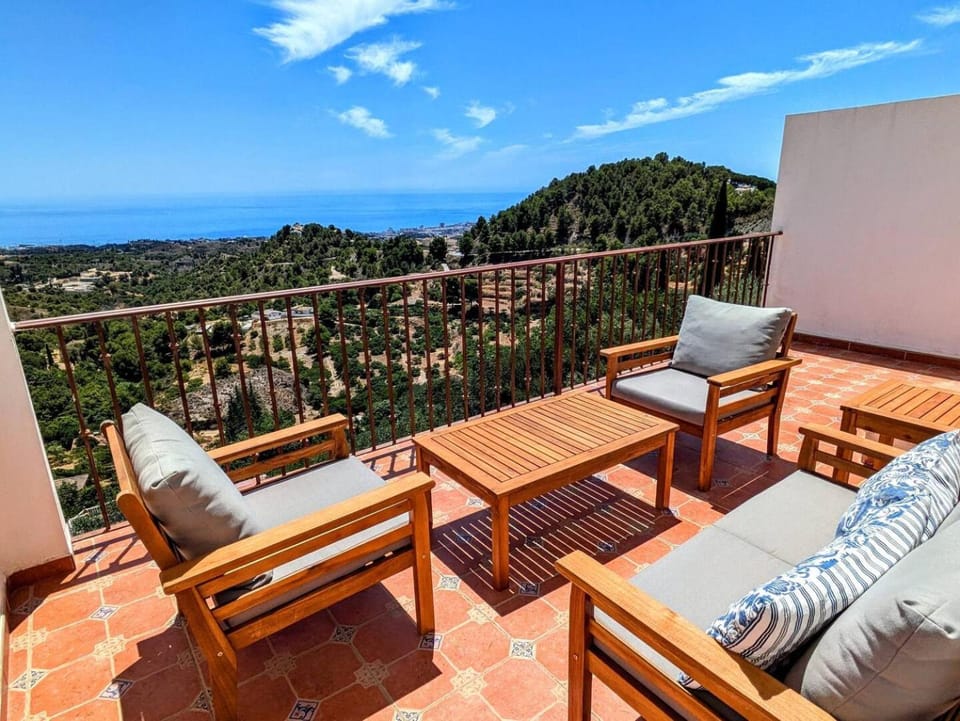 View (from property/room), Balcony/Terrace, Seating area, Mountain view, Sea view