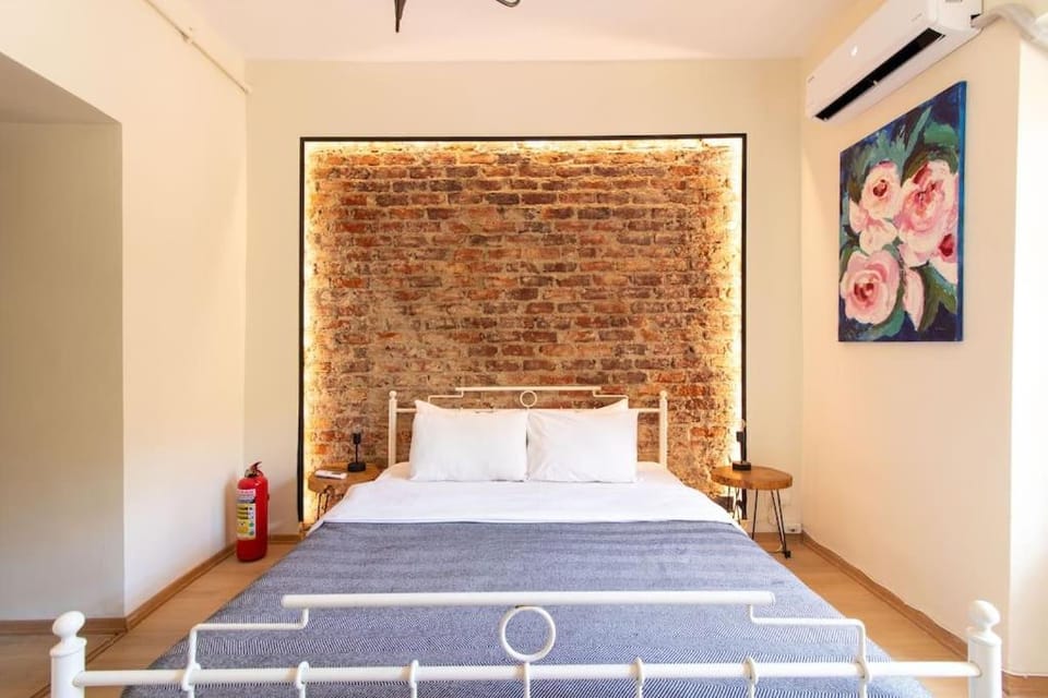 1BR Central Flat 5 Min Walk to Istiklal in Beyoglu Apartment in Istanbul
