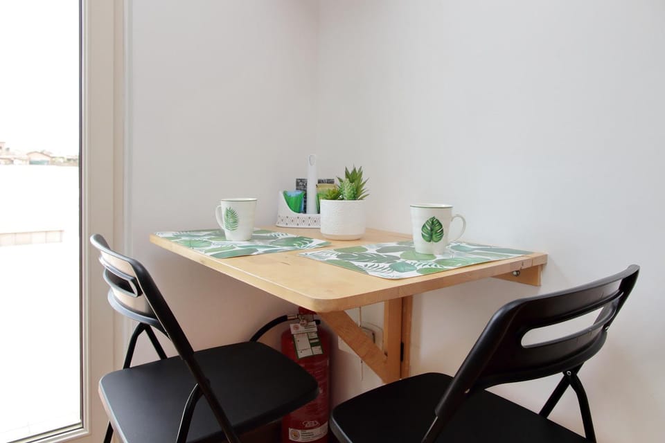 Seating area, Dining area