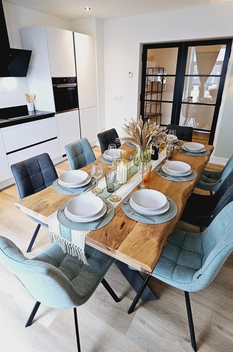Seating area, Dining area