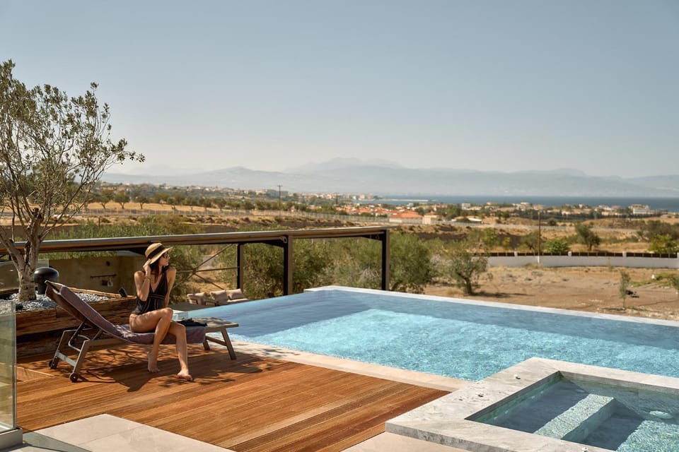 Patio, Day, Natural landscape, View (from property/room), Balcony/Terrace, Mountain view, Pool view, Swimming pool, sunbed