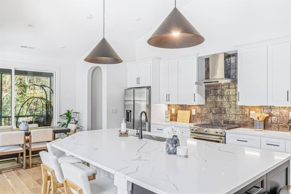 Modern 4BR Uptown Oasis! House in Charlotte