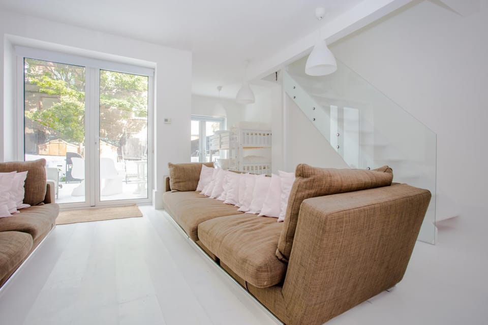 HUGE 5 storey 4 bed Terraced family home in Queens park House in City of Westminster