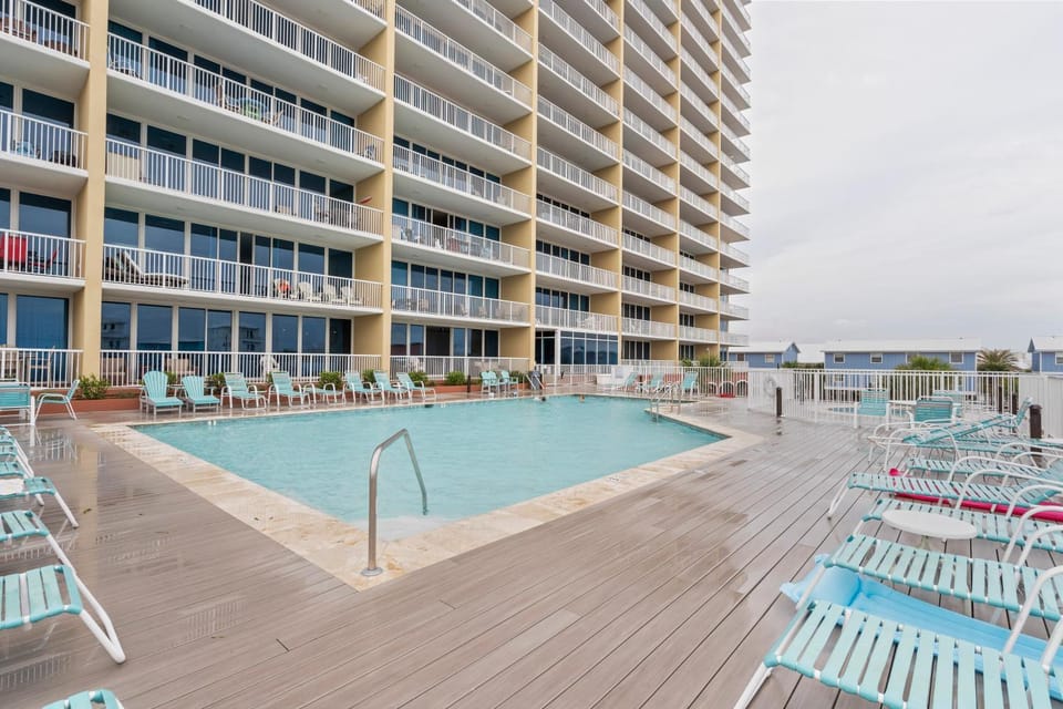 Sanibel 1105 by Vacation Homes Collection Apartment in West Beach