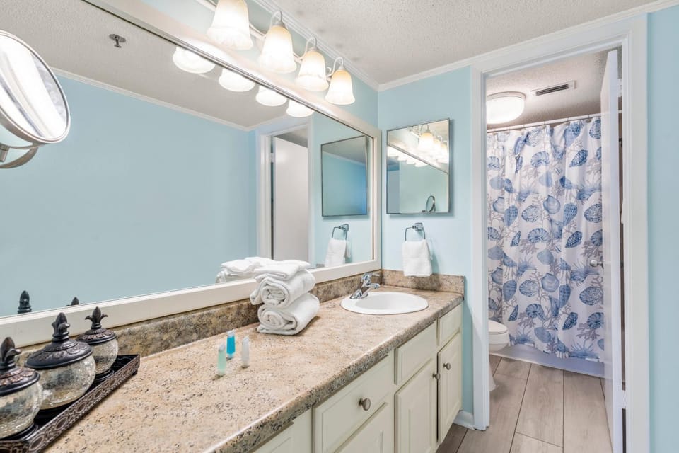 Phoenix I 1097 by Vacation Homes Collection Apartment in Orange Beach