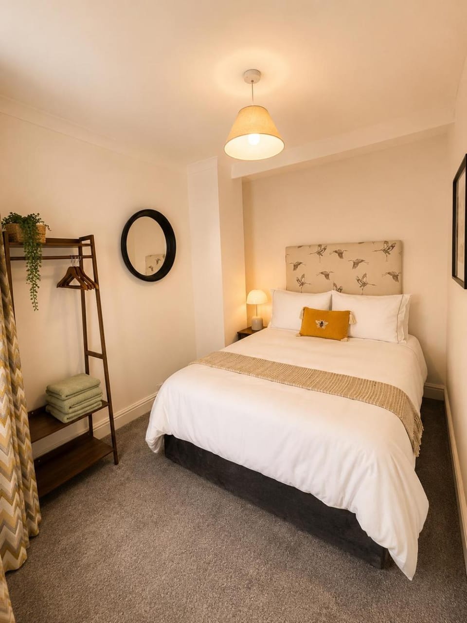NEW! Charming Home I Garden I 5 Min-Walk To Town Villa in Abergavenny