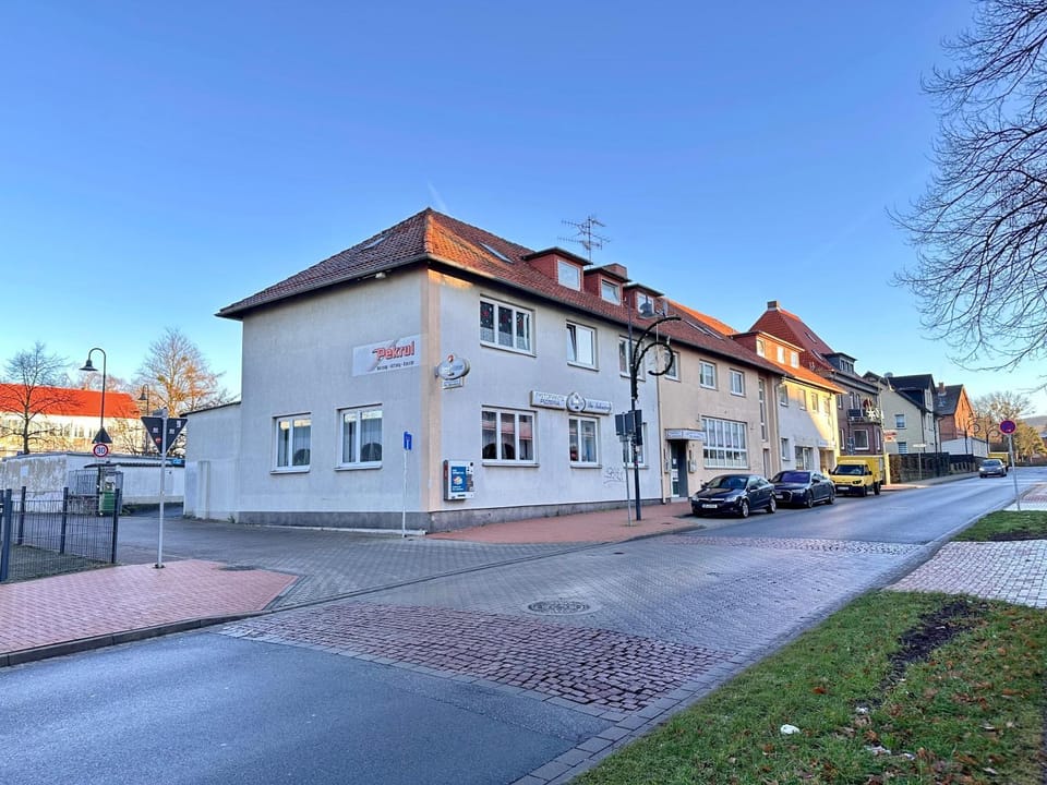 Property building, Restaurant/places to eat