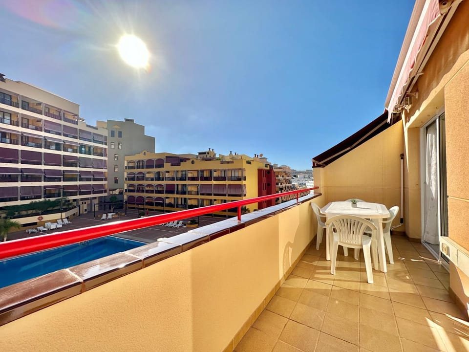 View (from property/room), Balcony/Terrace, Dining area