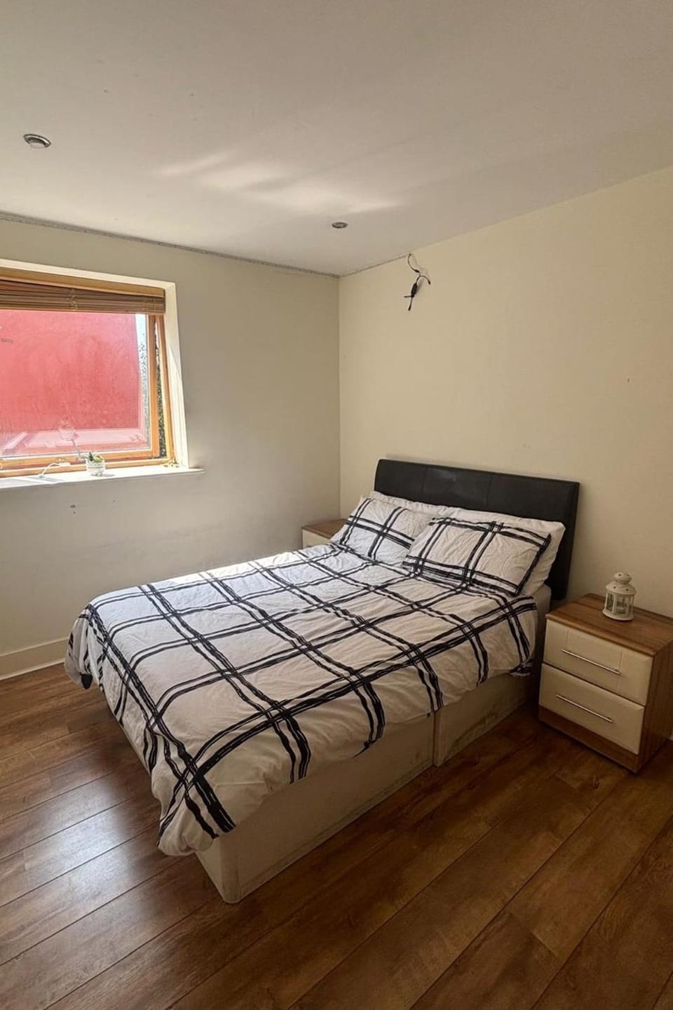 Central Dublin 2-Bed Apartment -Sleeps 5 & Parking Apartment in Dublin