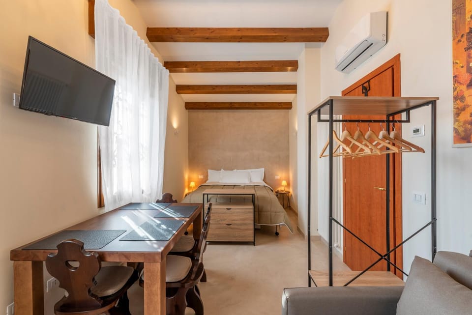 TV and multimedia, Photo of the whole room, Seating area, Bedroom, wardrobe, air conditioner, Internal: Not applicable to any particular room