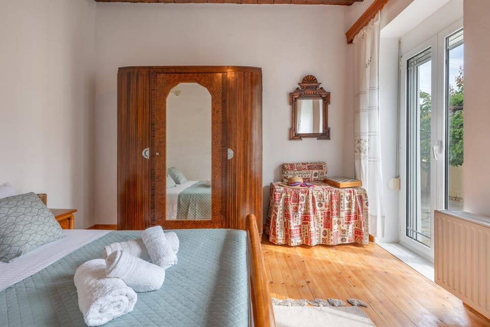 Property building, Living room, Bedroom