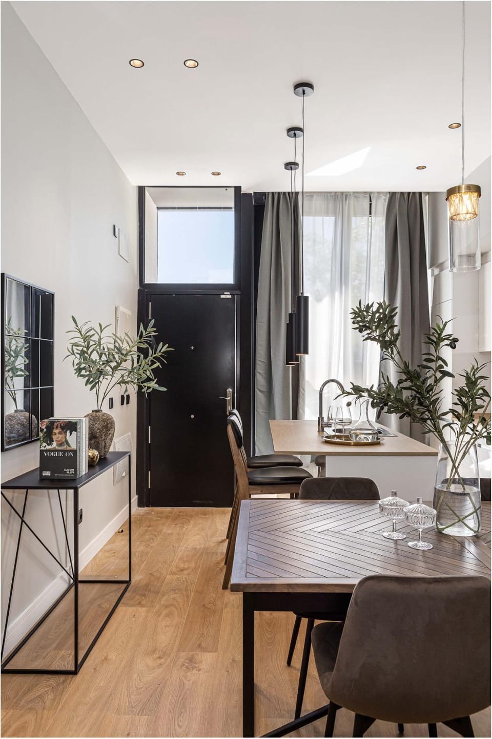 Living room, Dining area