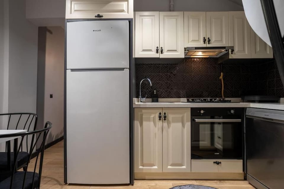 Spacious and Stylish 3BR w Private Garden Apartment in Istanbul