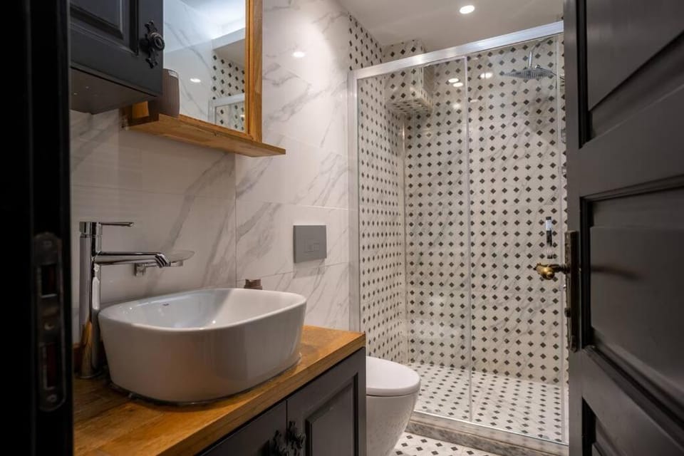 Spacious and Stylish 3BR w Private Garden Apartment in Istanbul