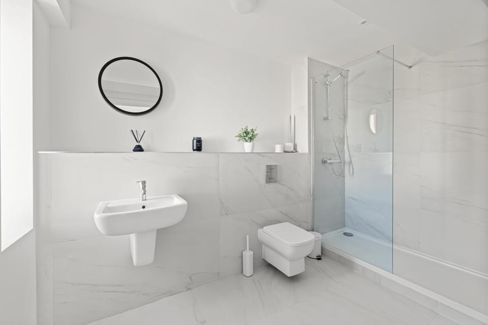 Shower, Toilet, Bathroom