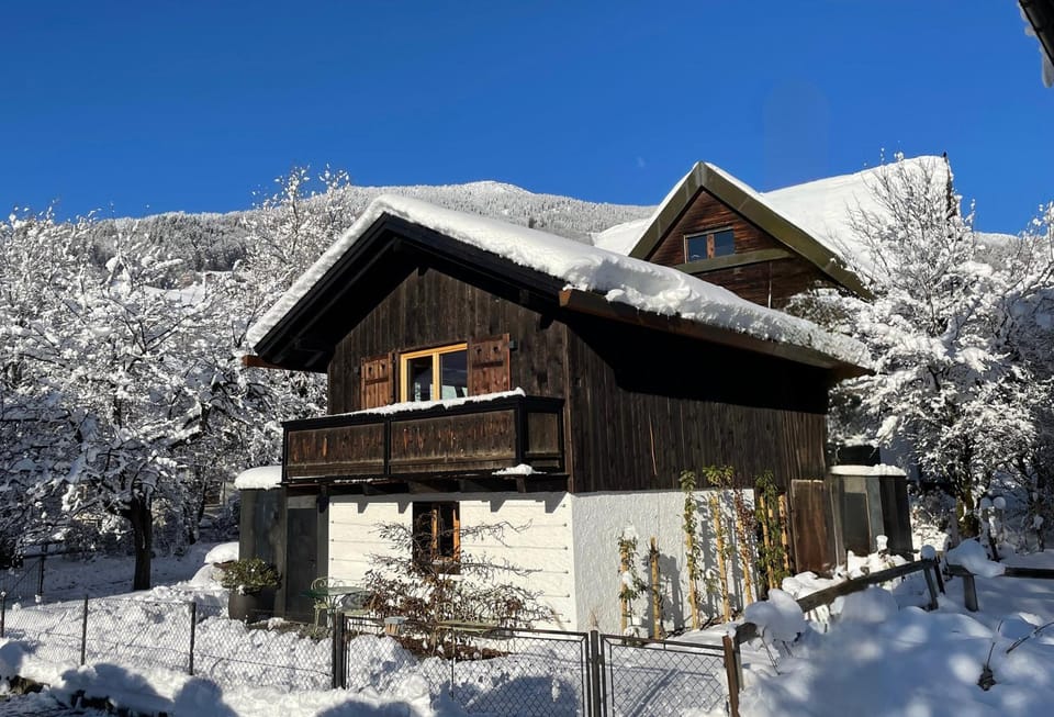 Winter, BBQ facilities, Seating area, Dining area, Mountain view, Mountain view, internet, internet