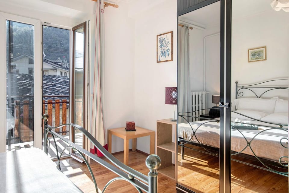 Property building, Living room, Bedroom