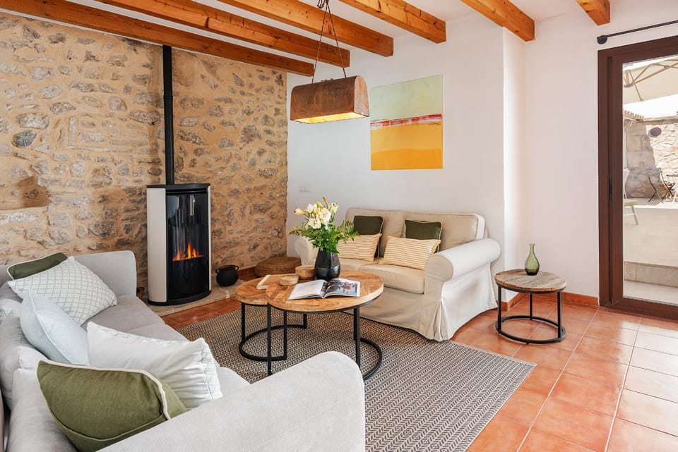 Kitchen or kitchenette, Living room, Seating area
