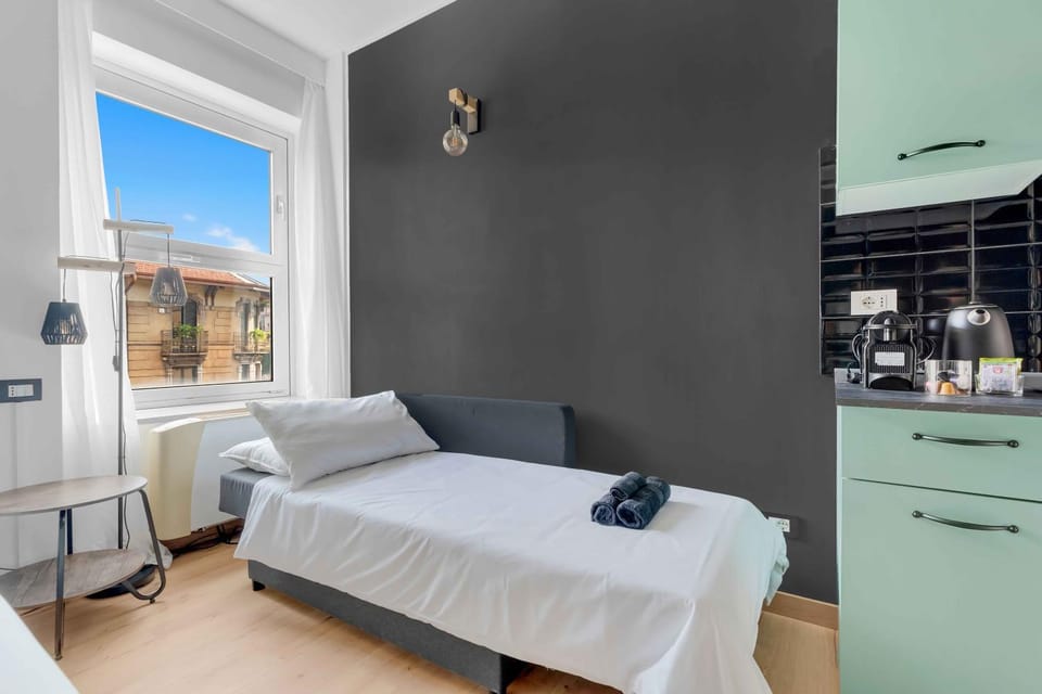 Bed, Living room, Bedroom, City view, towels