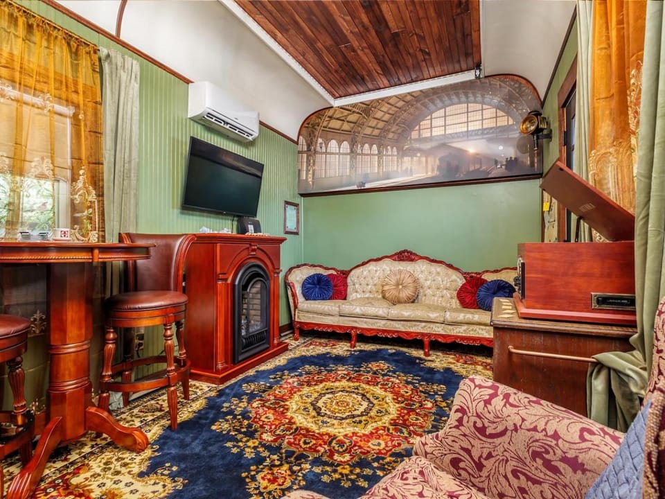 Historic Stay in Santa Fe Railcar - Depot Lodging House in Brownwood