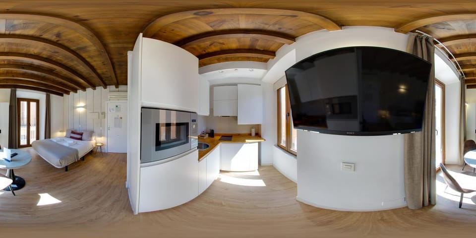 Bed, TV and multimedia, Bedroom, kitchen