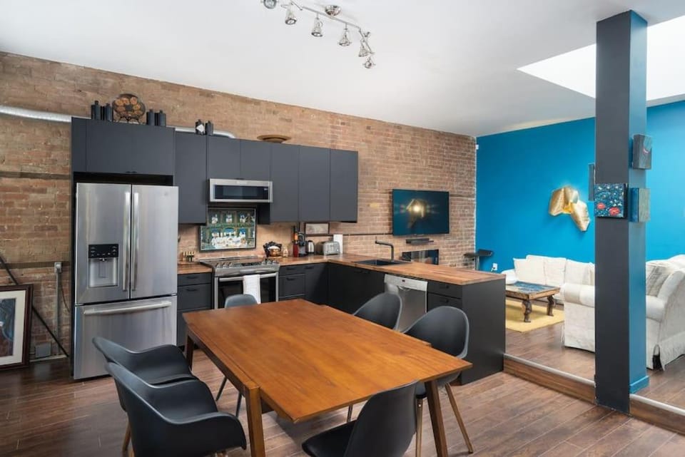 Two bedroom duplex in Plateau Mont-Royal district Apartment in Laval