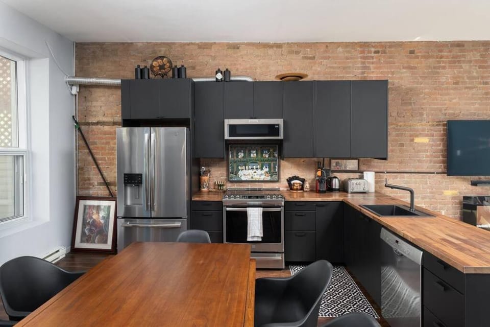 Two bedroom duplex in Plateau Mont-Royal district Apartment in Laval