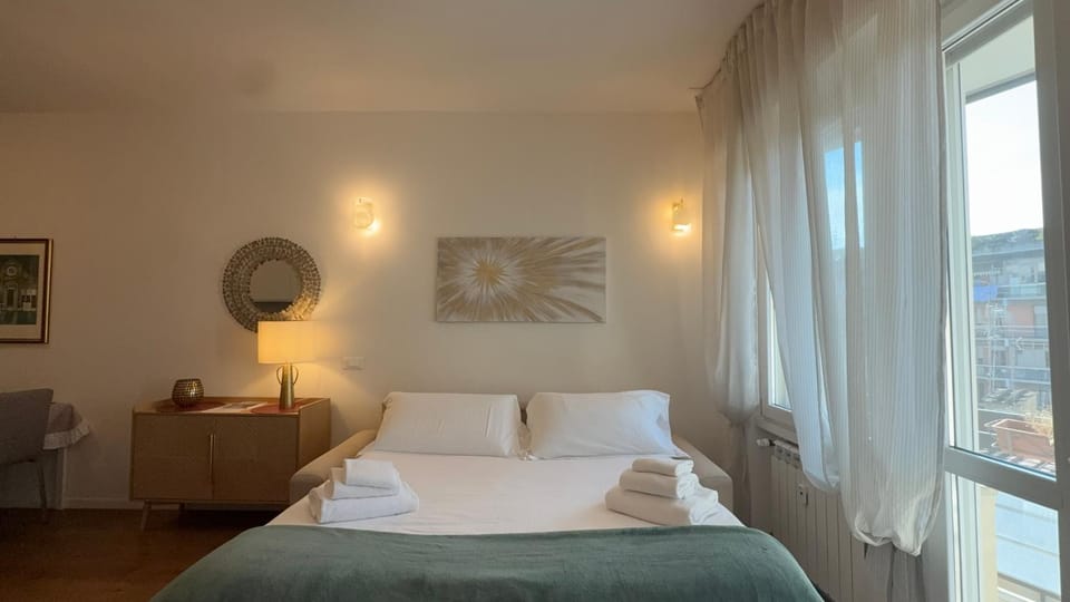 Bed, Living room