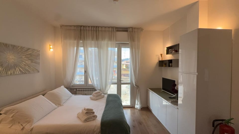 Bed, Living room
