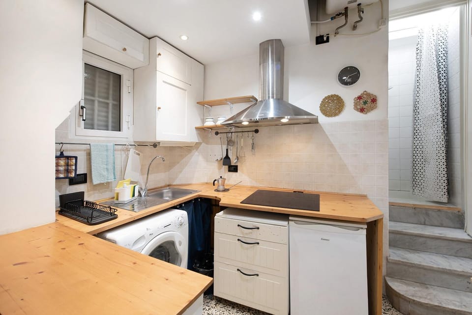 Kitchen or kitchenette, Living room