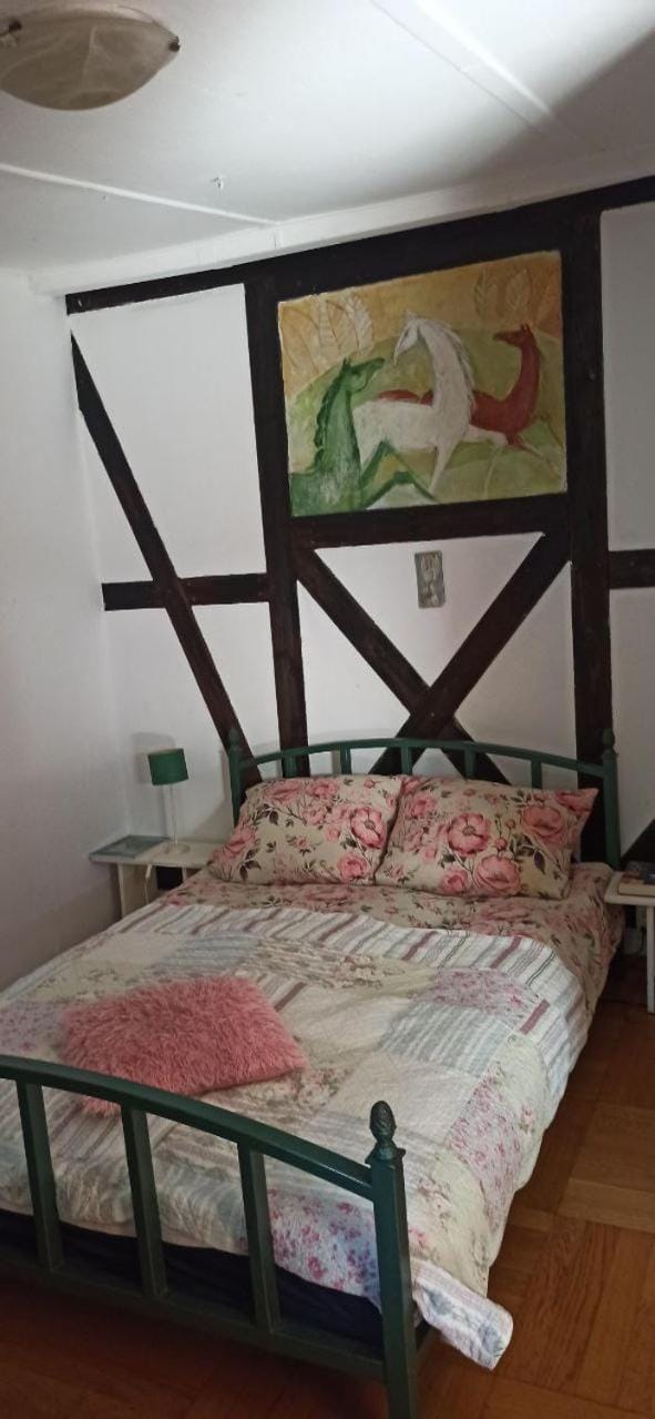 Bed, Bedroom, fireplace