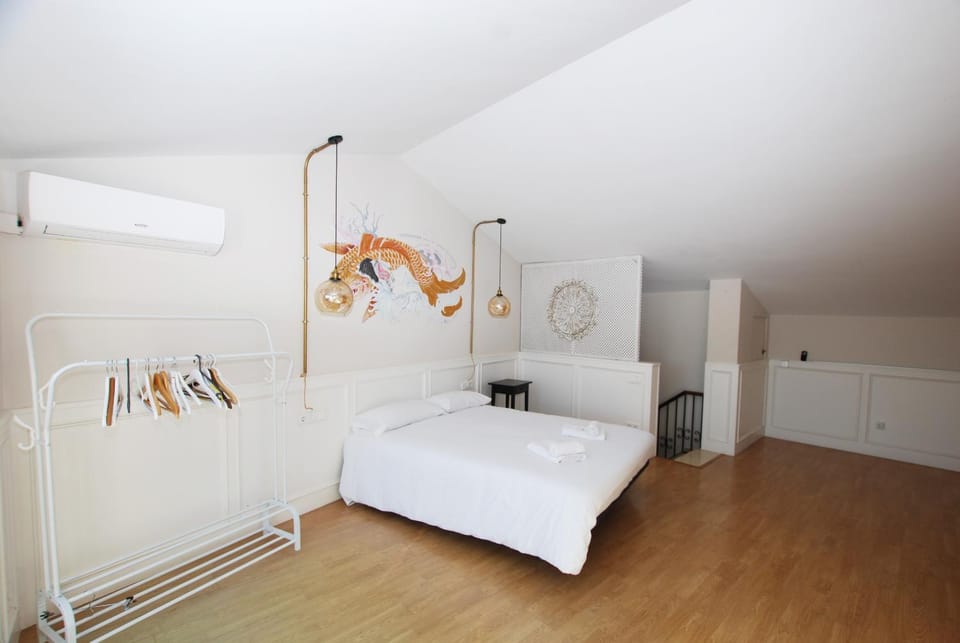 Bed, Bedroom