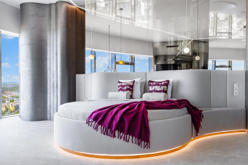 Bed, Living room, Photo of the whole room, Seating area, Bedroom, towels