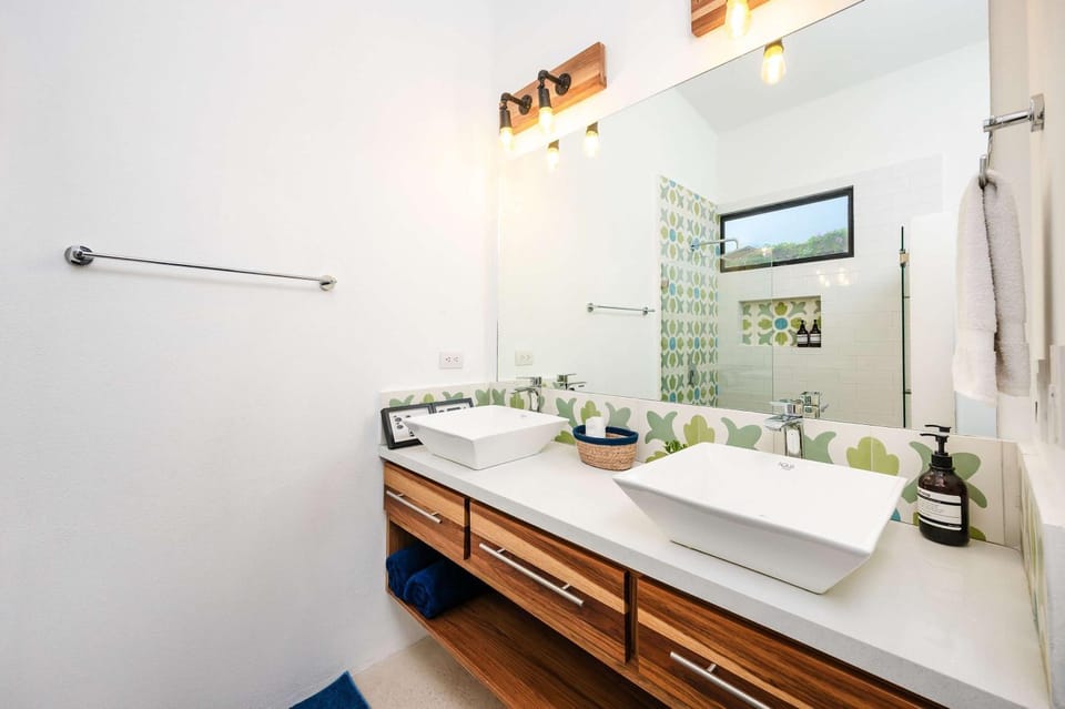 Villa Serenity 4 bedroom 1 min walk to the beach House in Guanacaste Province