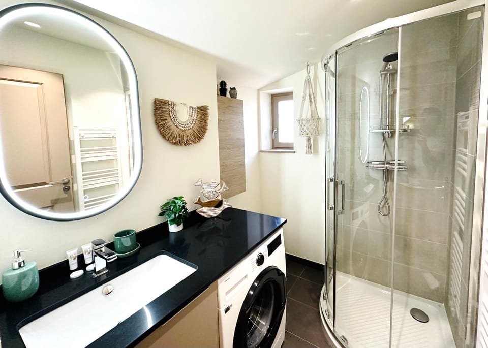 Shower, Bathroom