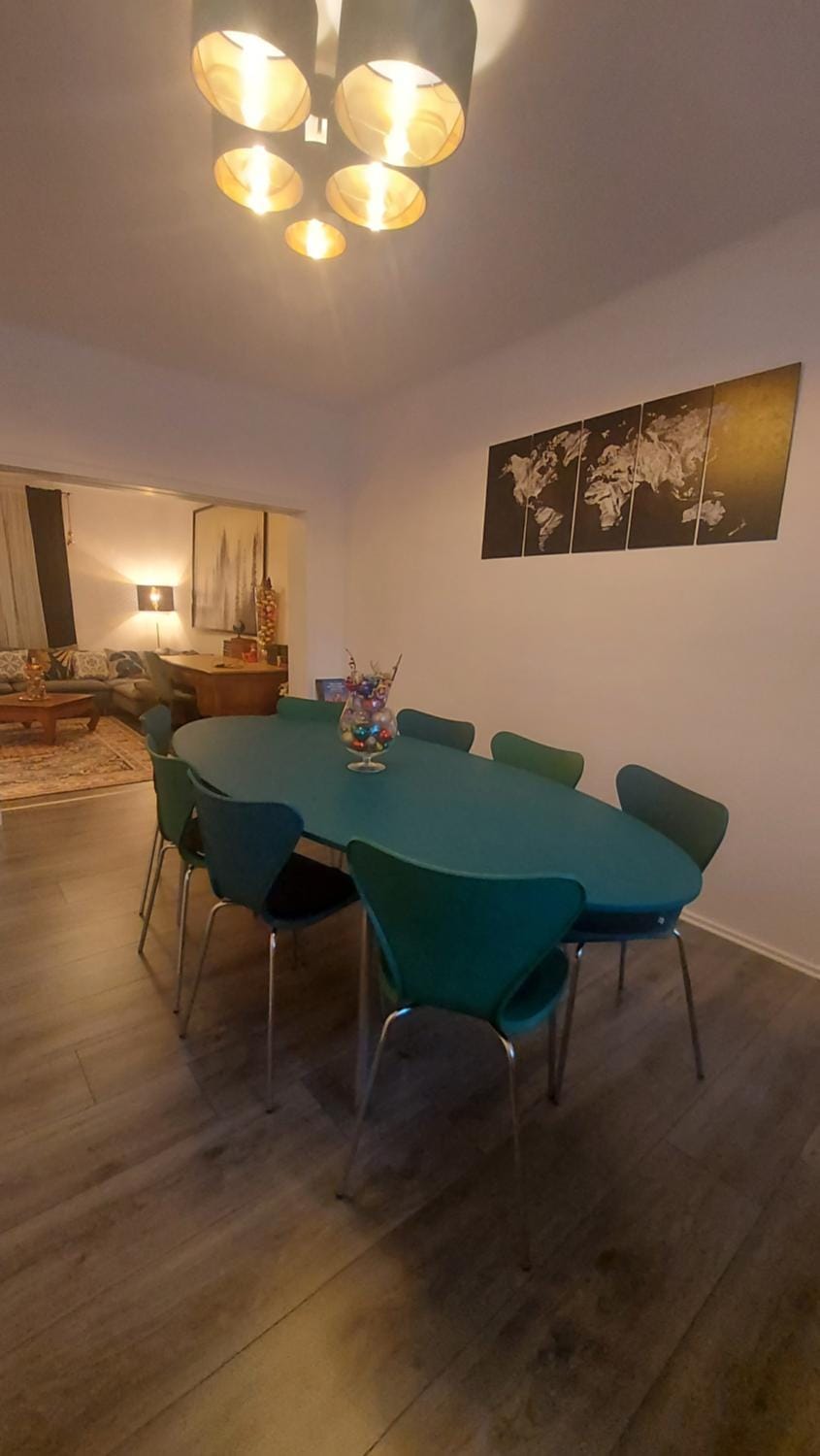 Seating area, Dining area