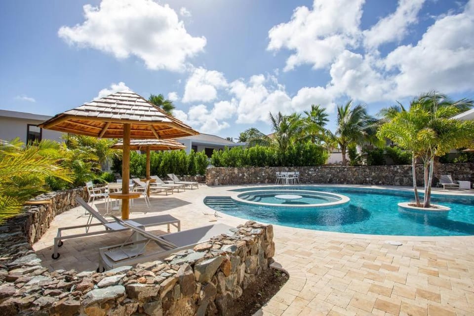Garden, Garden view, Pool view, Swimming pool, sunbed