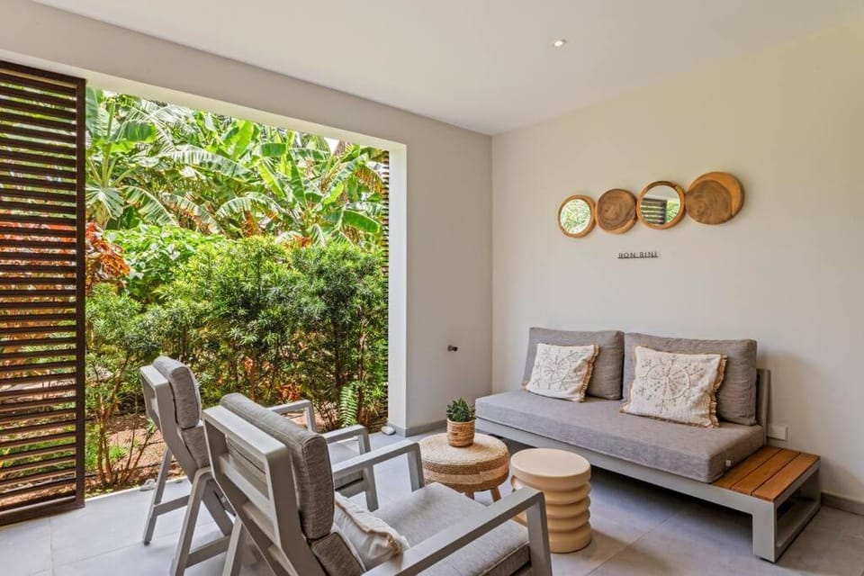 Patio, Seating area