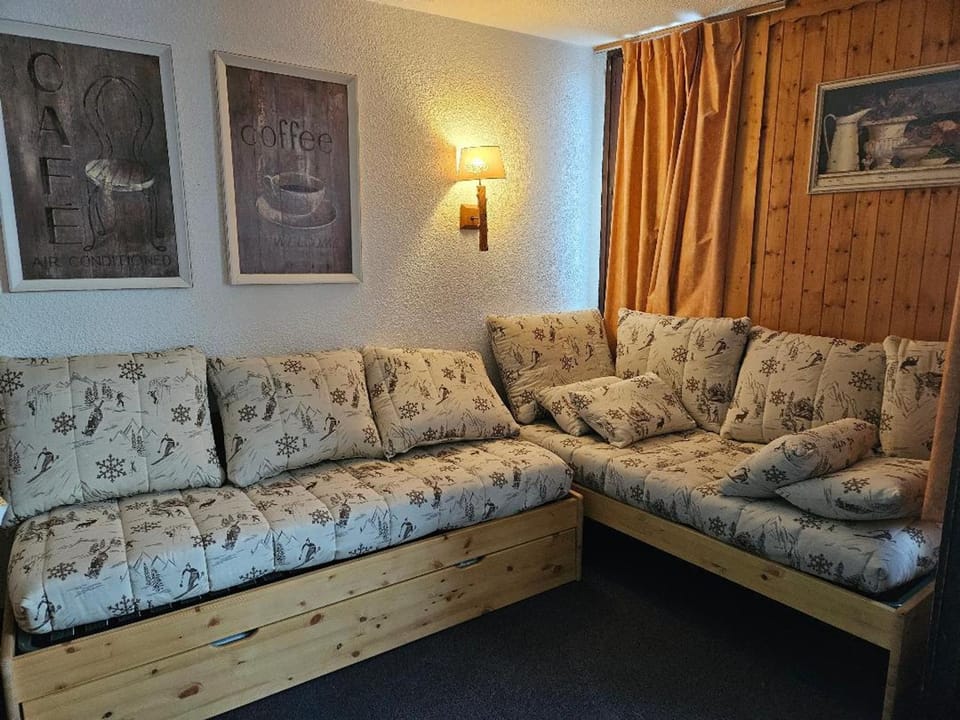 Charmant Appartement pour 4 Personnes aux Menuires, au Pied des Pistes et Proche Commodités - FR-1-574-62 Apartment in Les Allues