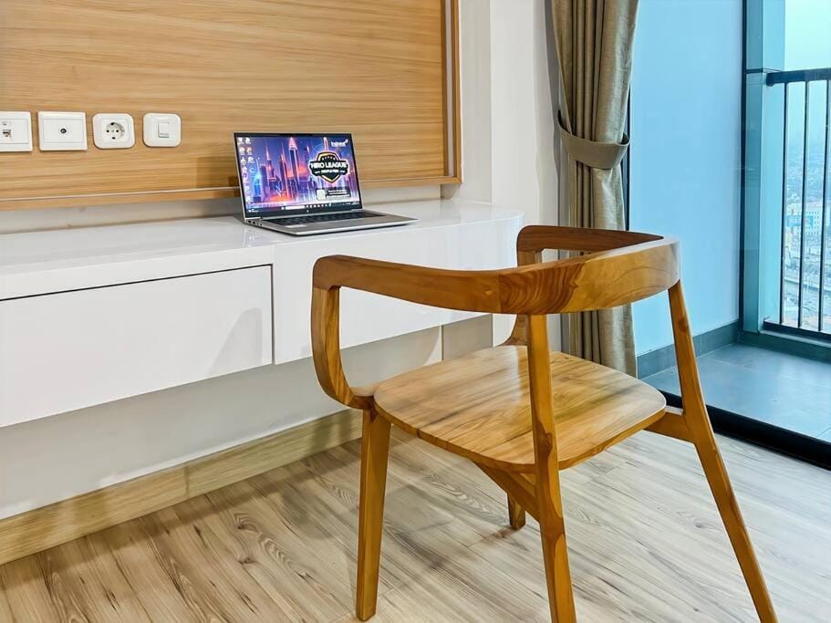 Stylish Studio SouthGate Apt with Pool, Gym, Netflix by 2ndHome Apartment in South Jakarta City