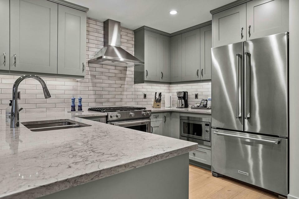 Spring Creek Spacious 3 Bed 2 Bath Apartment in Canmore