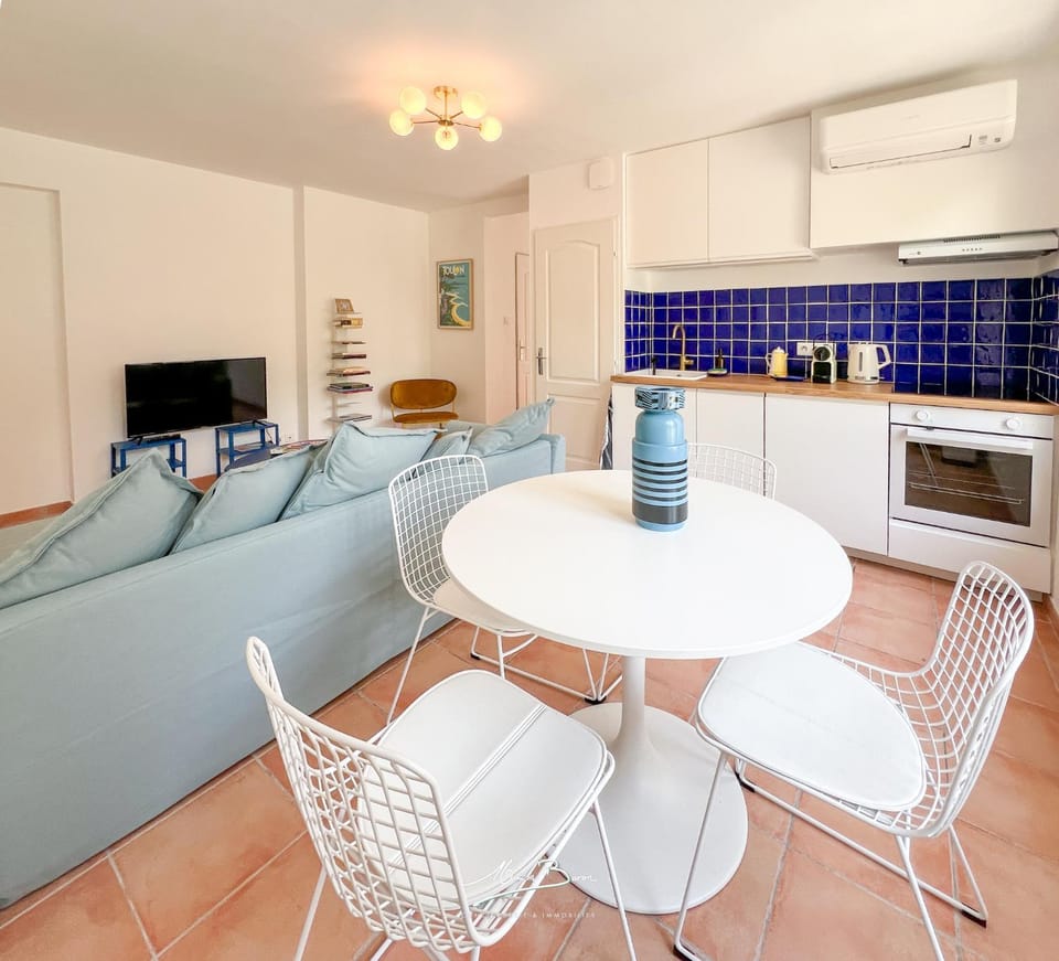 Living room, Dining area, dishwasher, oven, stove