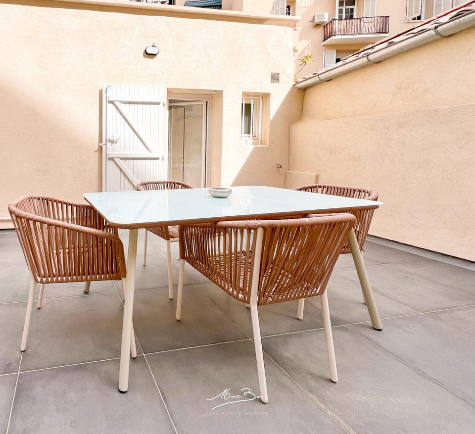 Patio, Day, View (from property/room), Balcony/Terrace, Balcony/Terrace, Dining area, Meals, furniture, internet