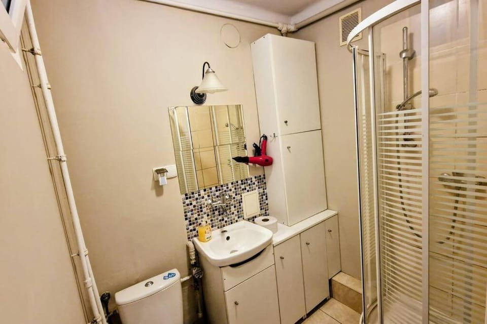 Shower, Bathroom, towels