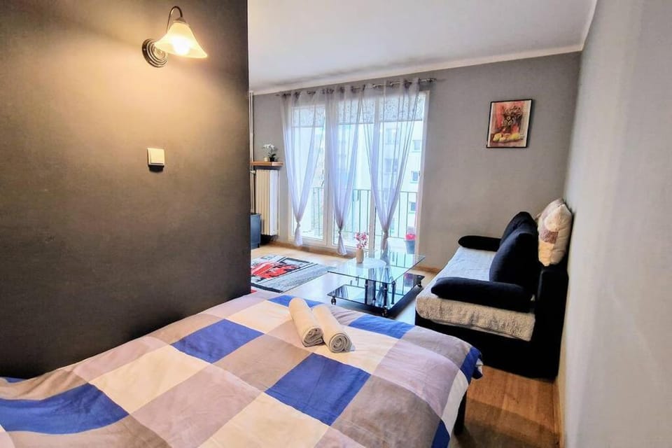 Bed, Photo of the whole room, towels