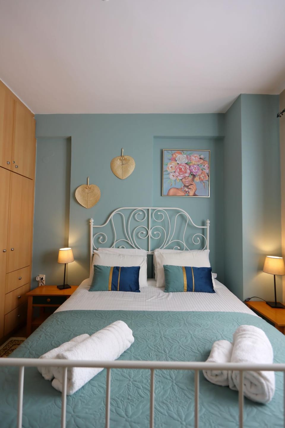 Bed, Bedroom, towels