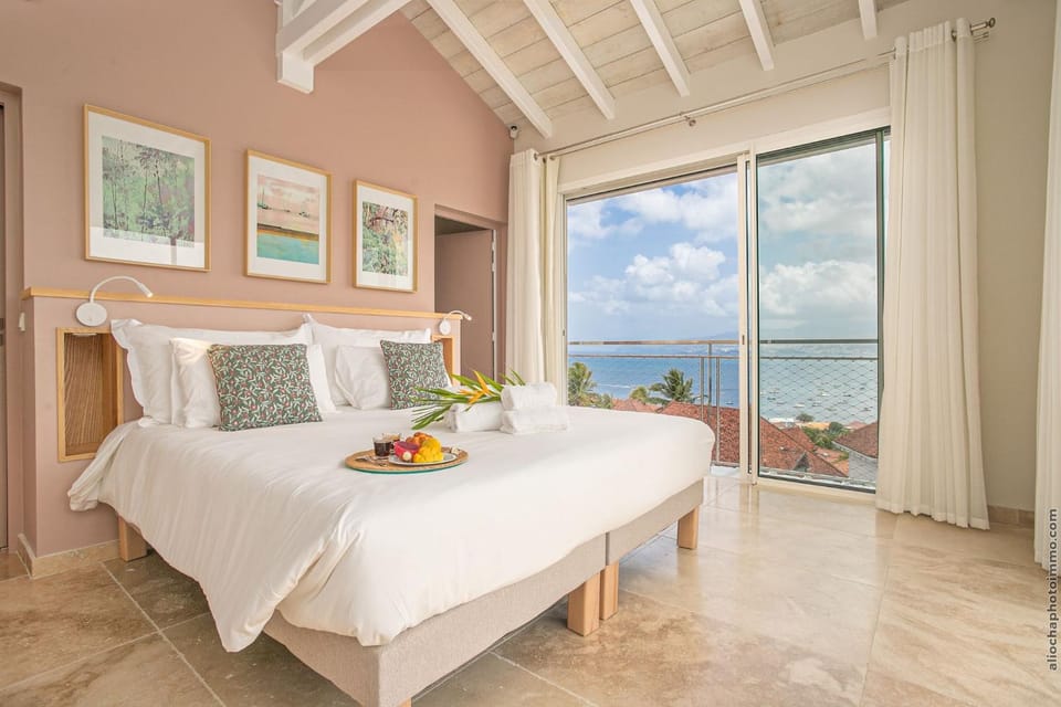 Bed, Natural landscape, Photo of the whole room, Mountain view, Sea view