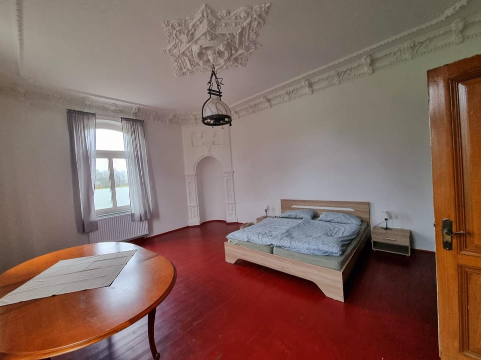 Photo of the whole room
